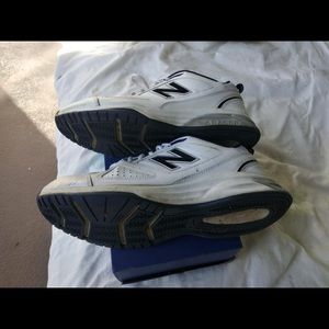 NEW BALANCE 623 USED GOOD CONDITION BLUE AND WHITE